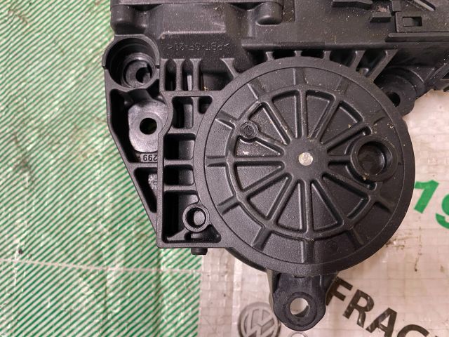 bontott SEAT EXEO Jobb első Ablakemelő Motor