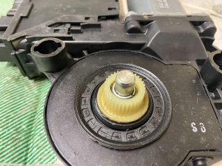 bontott SEAT EXEO Jobb első Ablakemelő Motor