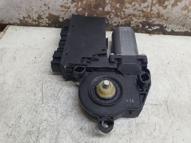 bontott SEAT EXEO Jobb első Ablakemelő Motor