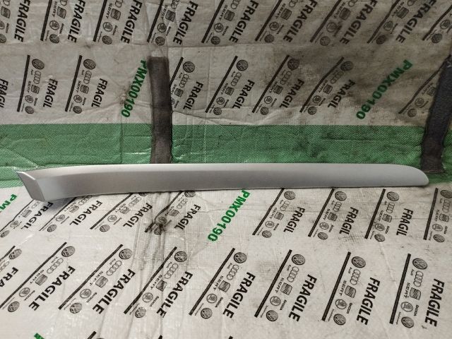 bontott SEAT EXEO Jobb első Ajtó Kárpit Díszléc