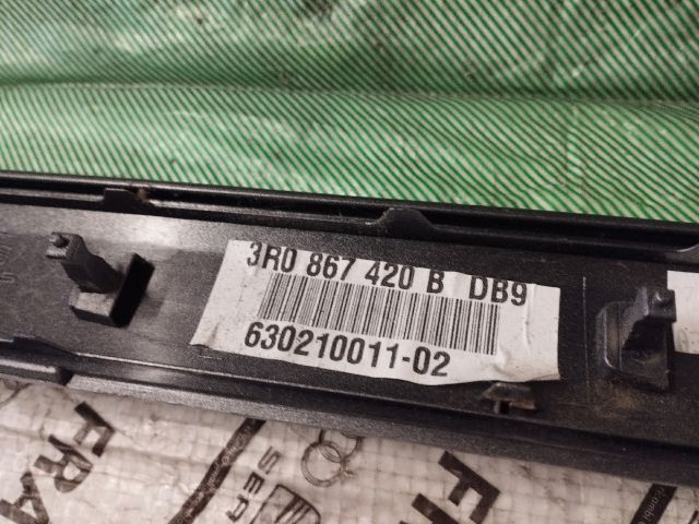 bontott SEAT EXEO Jobb hátsó Ajtó Kárpit Díszléc