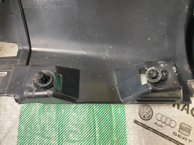 bontott SEAT EXEO Jobb hátsó Küszöb Légterelő Vég