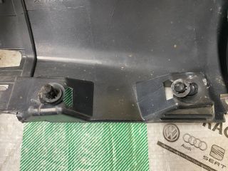 bontott SEAT EXEO Jobb hátsó Küszöb Légterelő Vég