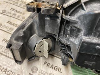 bontott SEAT EXEO Jobb Xenon Fényszóró