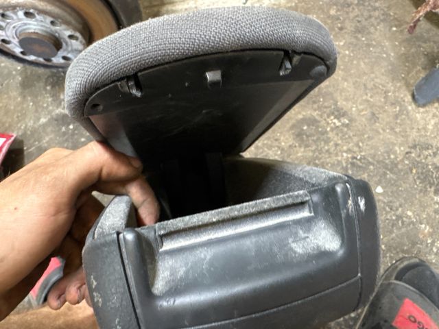 bontott SEAT EXEO Könyöklő