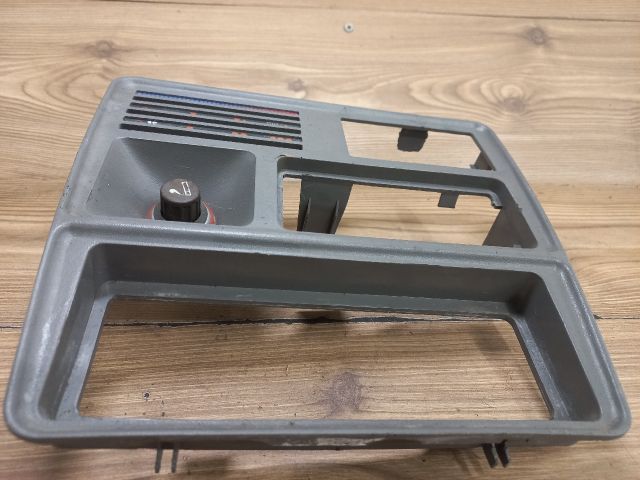 bontott SEAT IBIZA I Középkonzol Keret