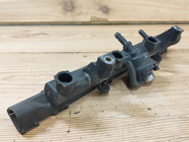 bontott SEAT IBIZA II Porlasztó Sor / Híd