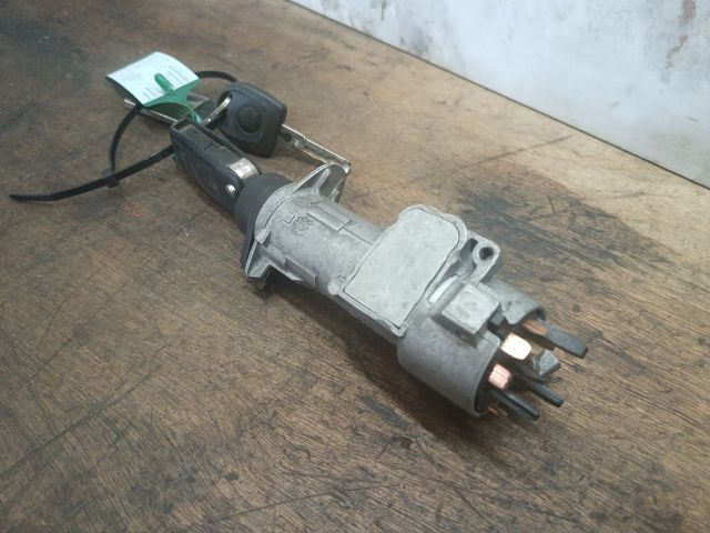 bontott SEAT IBIZA II Gyújtáskapcsoló Házzal