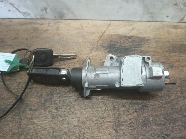 bontott SEAT IBIZA II Gyújtáskapcsoló Házzal