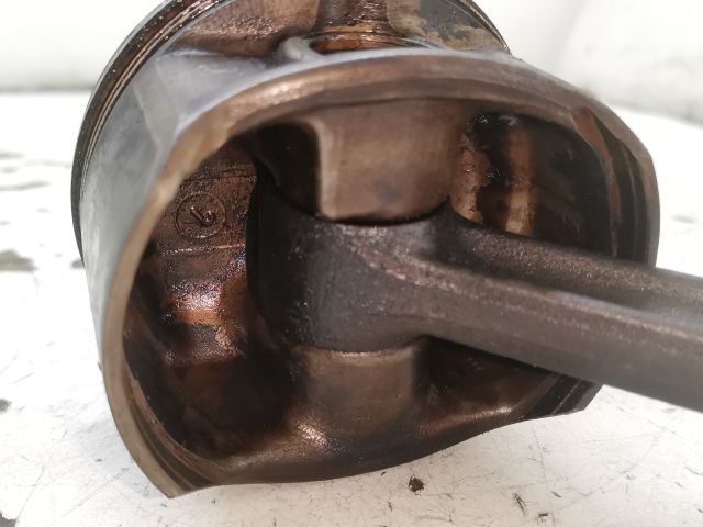 bontott SEAT IBIZA II Dugattyú és Hajtókar