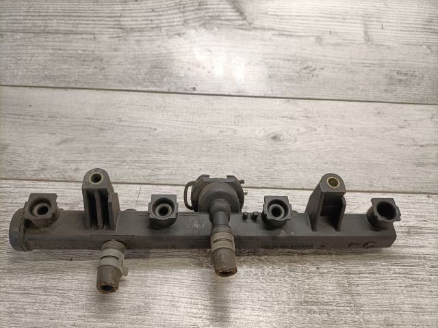 bontott SEAT IBIZA II Porlasztó Sor / Híd