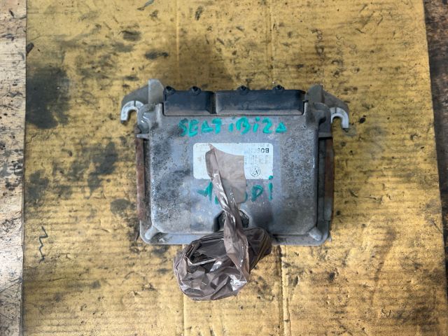 bontott SEAT IBIZA II Motorvezérlő