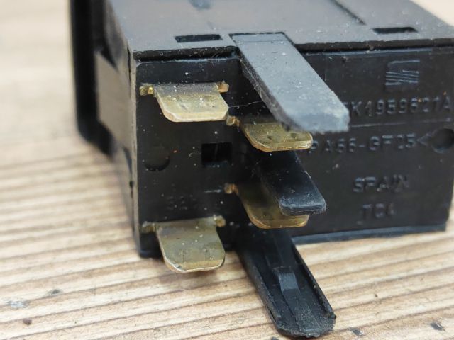 bontott SEAT IBIZA II Ablakfűtés Kapcsoló