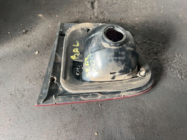 bontott SEAT IBIZA II Bal Belső Hátsó Lámpa