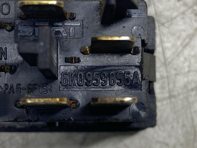 bontott SEAT IBIZA II Bal első Ablakemelő Kapcsoló