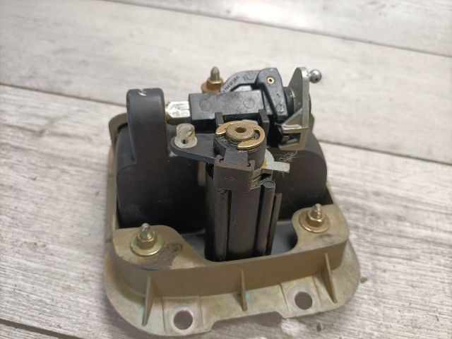 bontott SEAT IBIZA II Csomagtér Nyitó Kar / Gomb