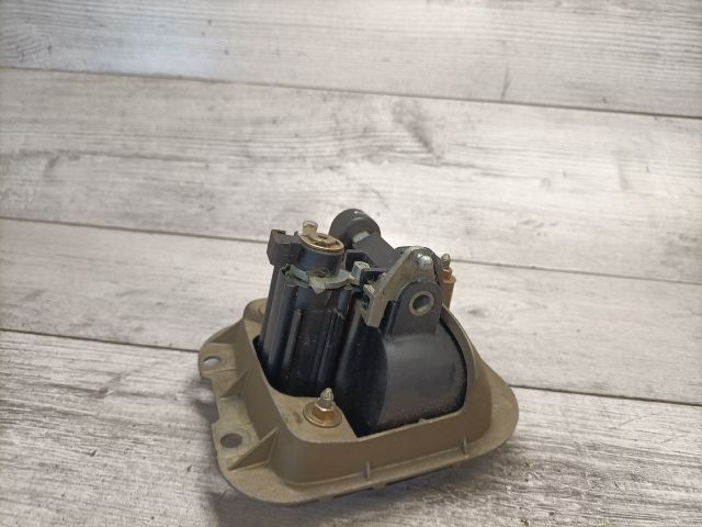 bontott SEAT IBIZA II Csomagtér Nyitó Kar / Gomb