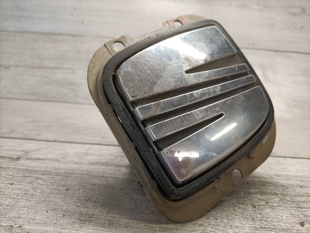 bontott SEAT IBIZA II Csomagtér Nyitó Kar / Gomb