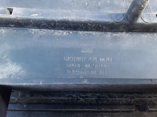 bontott SEAT IBIZA II Első Lökhárító (Részeivel)