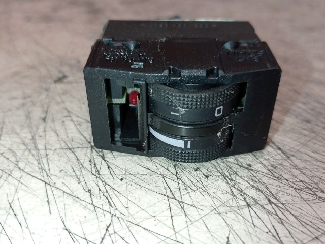 bontott SEAT IBIZA II Fényszórómagasság Állító Kapcsoló