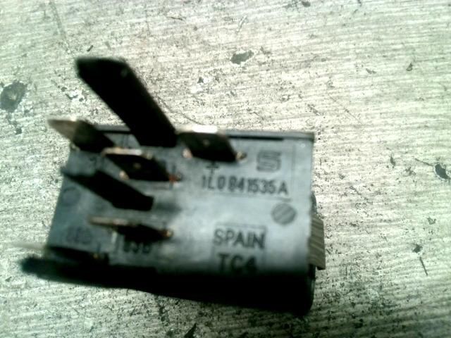 bontott SEAT IBIZA II Hátsó Ködzárófény Kapcsoló