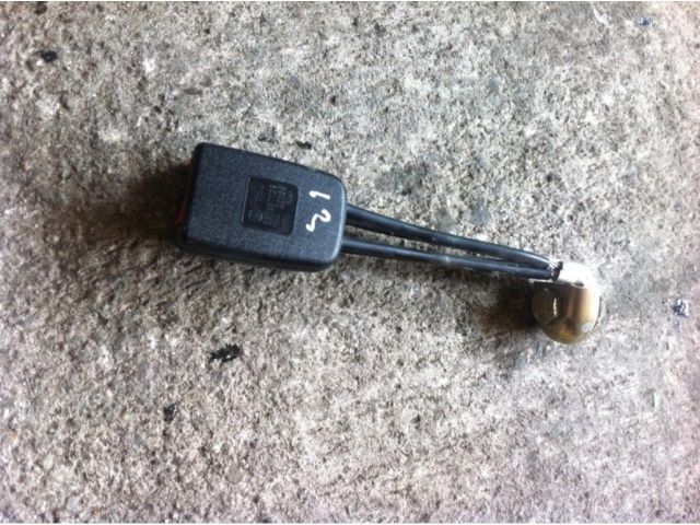 bontott SEAT IBIZA II Hátsó középső Biztonsági Öv Csat