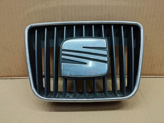 bontott SEAT IBIZA II Hűtőrács