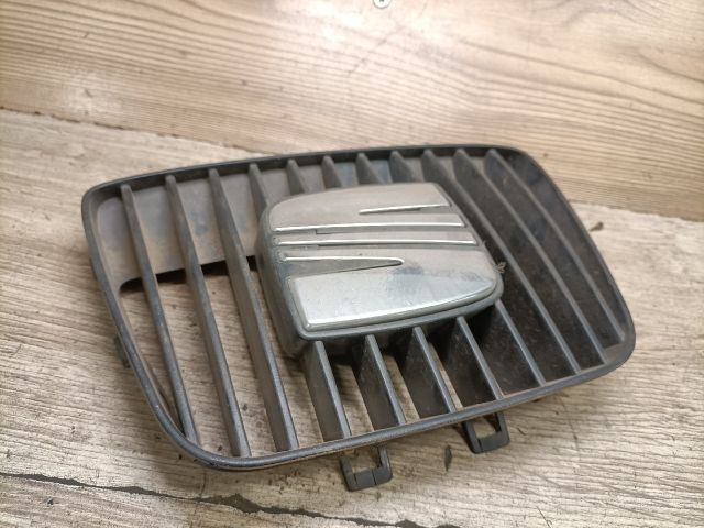 bontott SEAT IBIZA II Hűtőrács