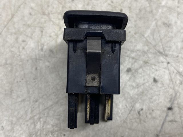 bontott SEAT IBIZA II Jobb első Ablakemelő Kapcsoló