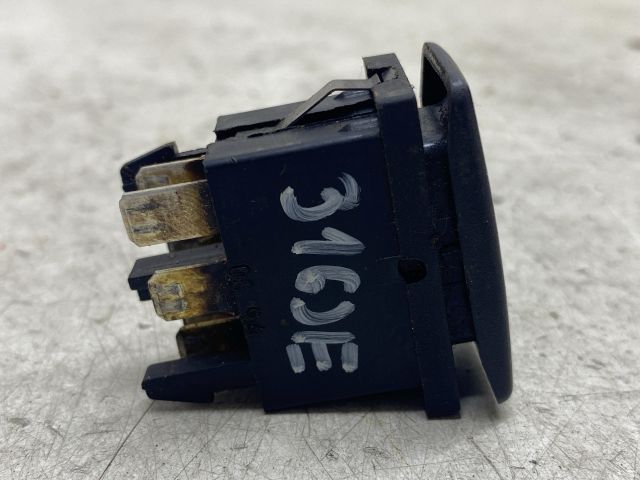 bontott SEAT IBIZA II Jobb első Ablakemelő Kapcsoló