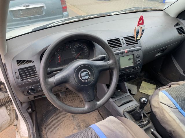 bontott SEAT IBIZA II Kalaptartó