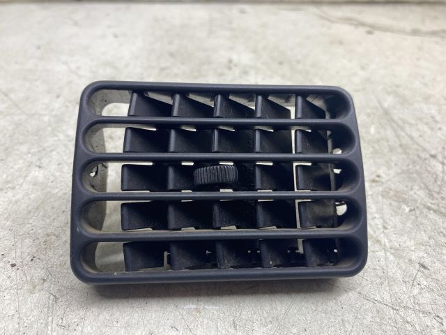 bontott SEAT IBIZA II Középső Jobb Szellőző