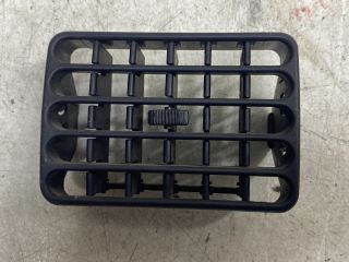 bontott SEAT IBIZA II Középső Jobb Szellőző