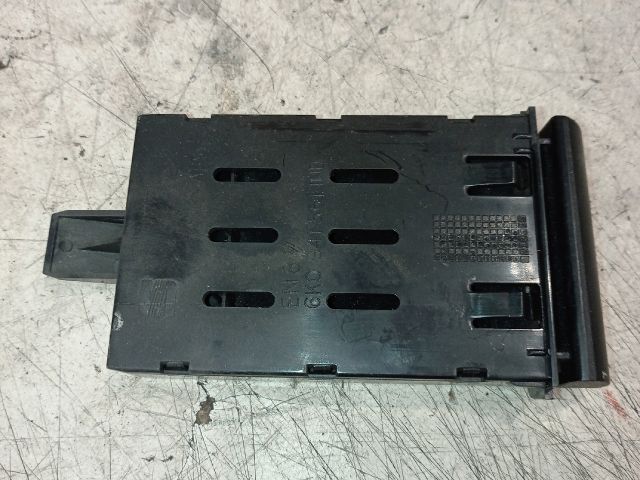 bontott SEAT IBIZA II Középső Szemüvegtartó