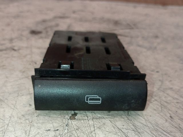 bontott SEAT IBIZA II Középső Szemüvegtartó