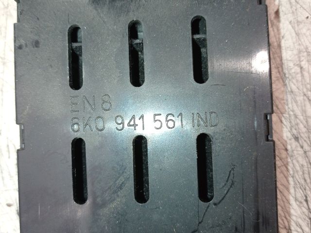 bontott SEAT IBIZA II Középső Szemüvegtartó