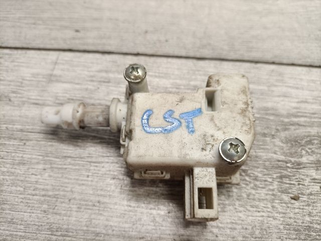 bontott SEAT IBIZA II Központizár Motor Csomagtérajtó