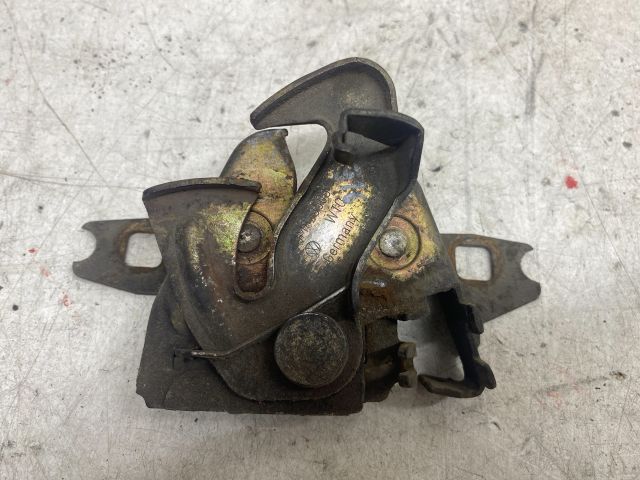 bontott SEAT IBIZA II Motorháztető Zárszerkezet