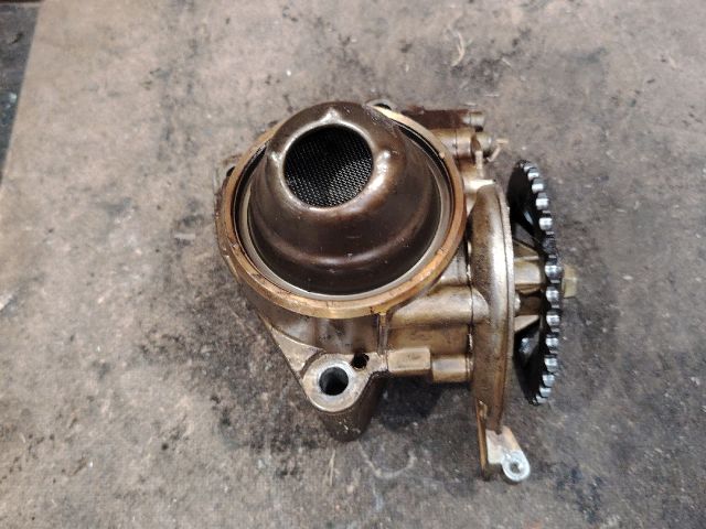 bontott SEAT IBIZA III Olajszivattyú