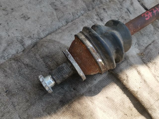 bontott SEAT IBIZA III Bal Féltengely