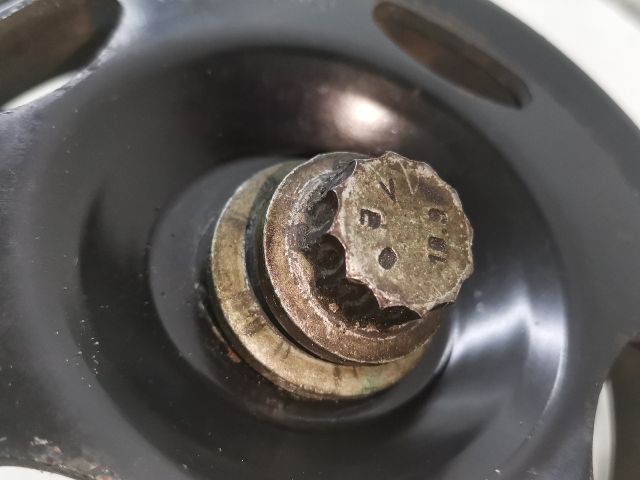 bontott SEAT IBIZA III Főtengely Szíjtárcsa