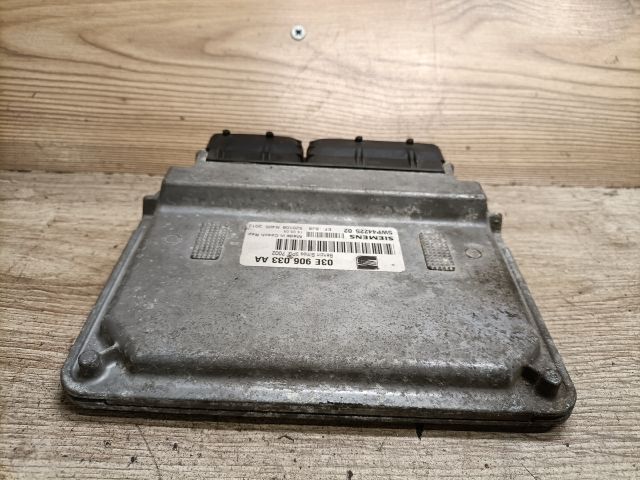 bontott SEAT IBIZA III Motorvezérlő