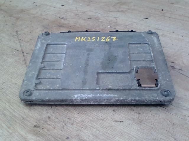 bontott SEAT IBIZA III Motorvezérlő