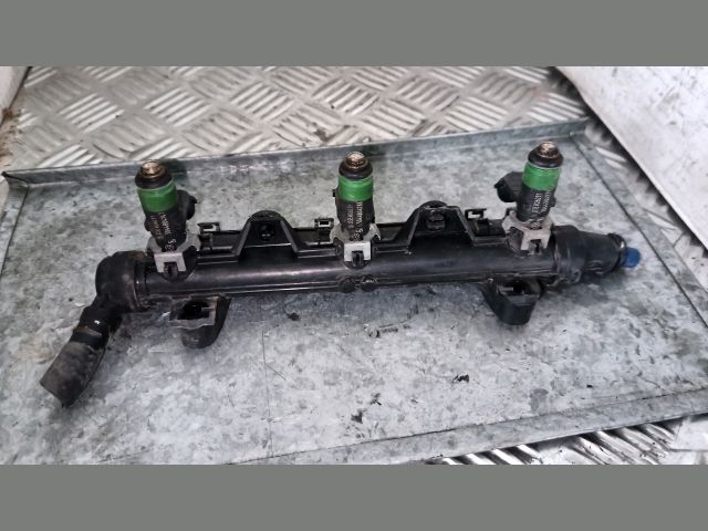 bontott SEAT IBIZA III Porlasztó Sor / Híd