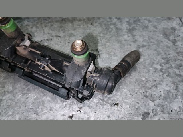 bontott SEAT IBIZA III Porlasztó Sor / Híd