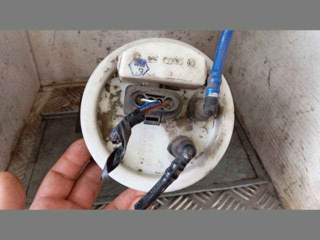 bontott SEAT IBIZA III Üzemanyag Szivattyú