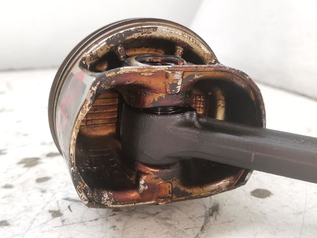 bontott SEAT IBIZA III Dugattyú és Hajtókar