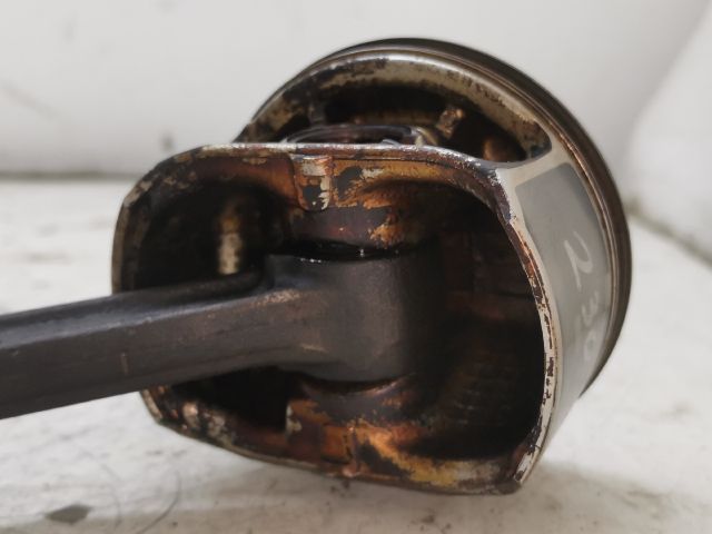 bontott SEAT IBIZA III Dugattyú és Hajtókar