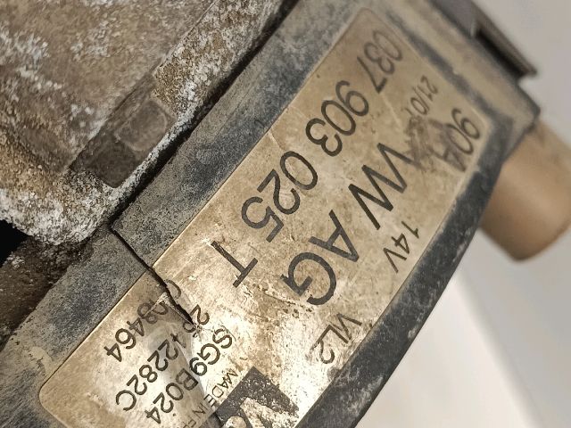 bontott SEAT IBIZA III Generátor