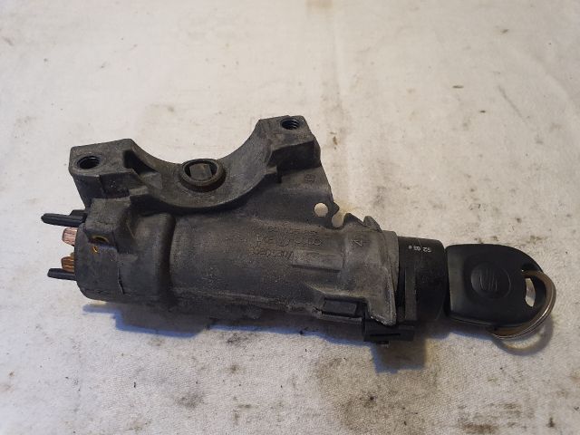 bontott SEAT IBIZA III Gyújtáskapcsoló Házzal